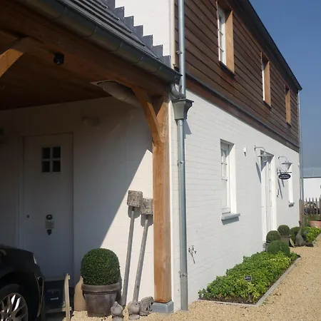 Casa-Cosi, Tourist & Business Suites & Flats With Reserved Parking And Private Terraces In Shared Garden With Seasonal Pool Included, Private Sauna Available-3