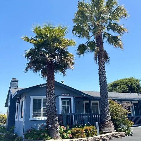 The Monterey Fireplace Inn-2