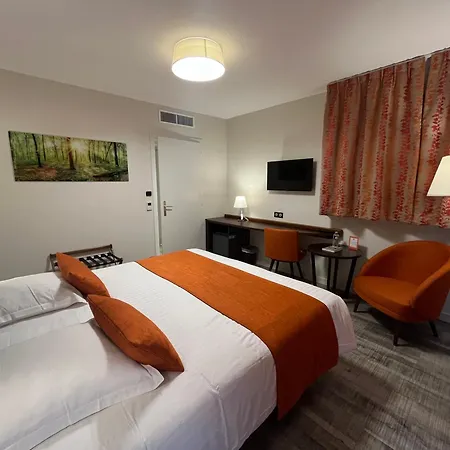 Logis Hotel Le Menestrel - Chambres Climatisees-3