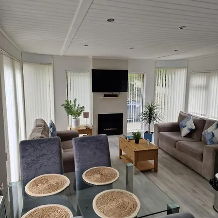 Windermere Lodge,Sleeps 6-2