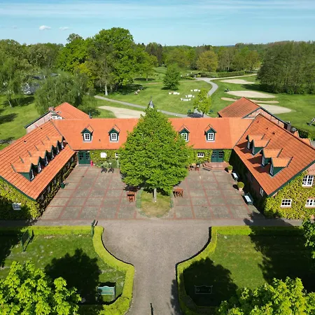 Golfhotel Schloss Luedersburg Golf & Spa-3
