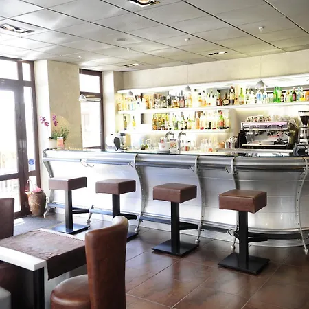 Central Hôtel et Spa-3