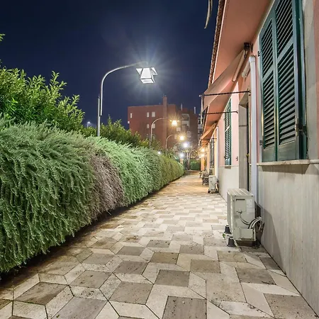Hotel Arco Di Travertino-3