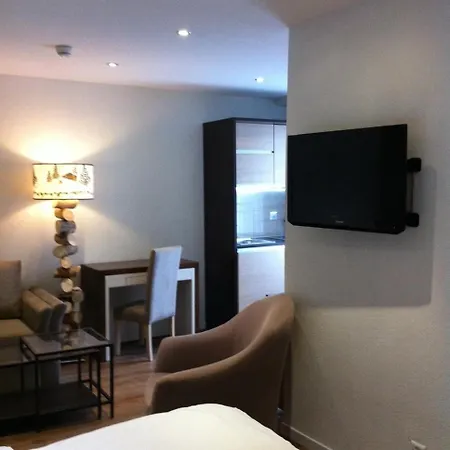 Hotel De La Lande-3