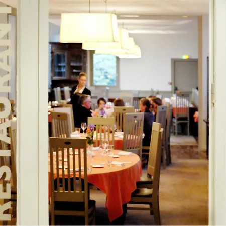 Logis Hotel, Restaurant Et Spa Le Relais De Broceliande-3