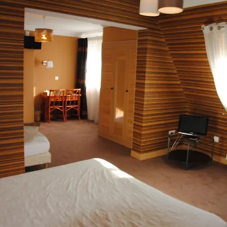 Logis Hotel Du Casino-3