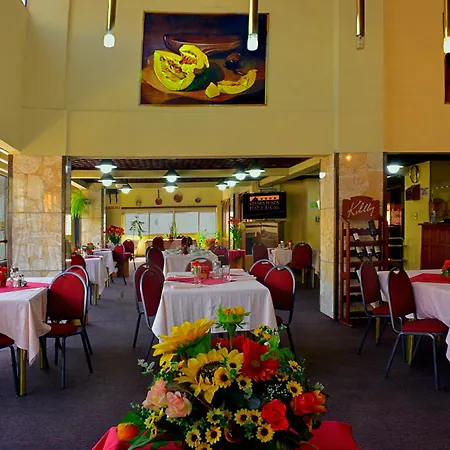 Cesar'S Plaza Hotel-3