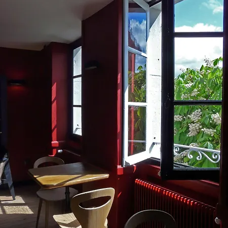 Hotel Courtille De Solutre-3