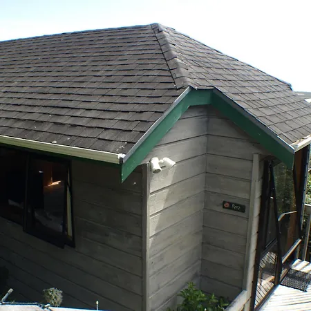 Grafton Cottage & Chalets-3