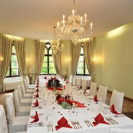 Schlosshotel Bredenfelde-2