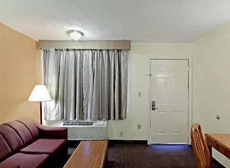 Rodeway Inn Canton I-55-2