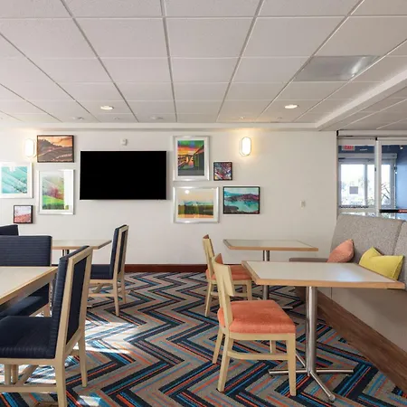 Hampton Inn & Suites Pittsburg-2