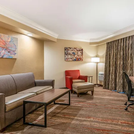 Best Western Plus Wine Country Inn & Suites-3