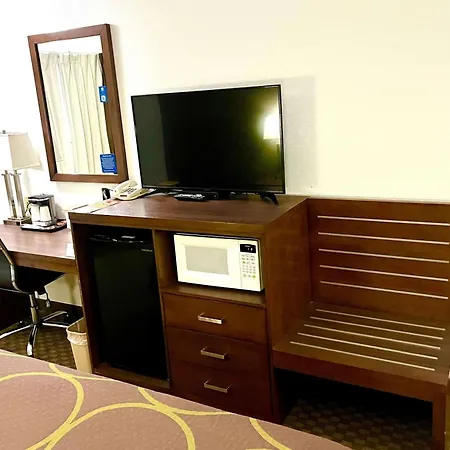 Super 8 By Wyndham Hinton-Free Breakfast,Wifi,Parking-3