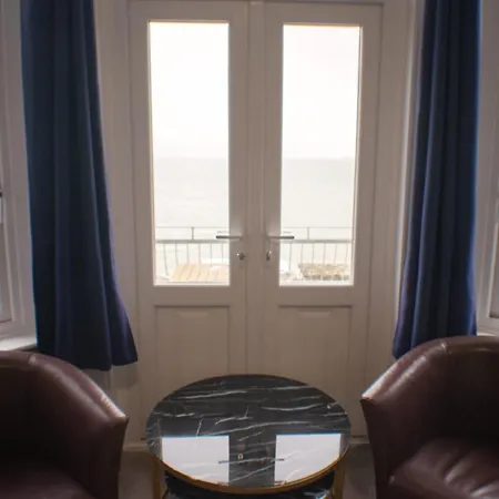 Shanklin Beach Hotel-3