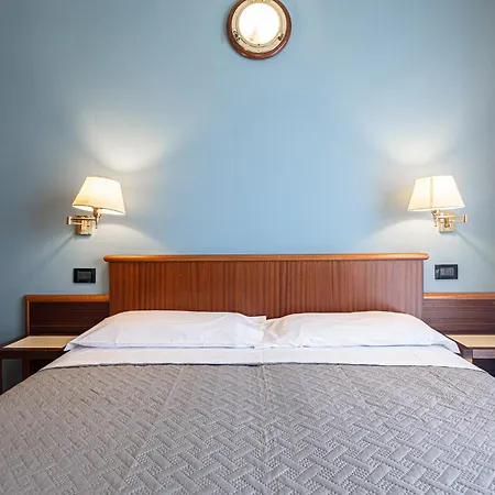 Hotel Avana Fronte Mare-2