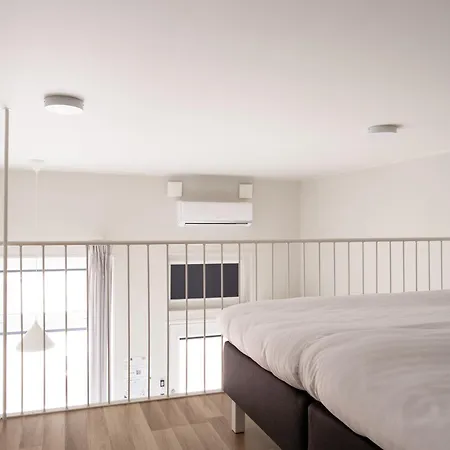 Waterfront Cabins Studio Apartments-3