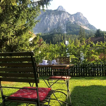 Das Halali - Dein Kleines Hotel An Der Zugspitze-3