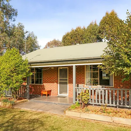 Greenvale Holiday Units Mansfield-3