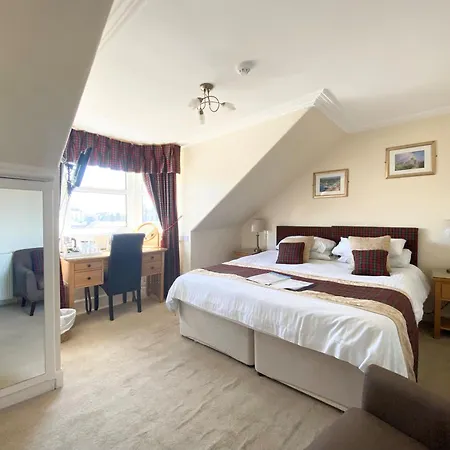 Daviot Guest House-2