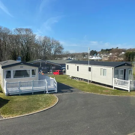 Whitecliff Bay Holiday Park - Most Popular Location Near Pools, Clubs And Beach-3