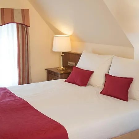 Landhotel Zum Hessenpark-3