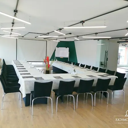 Richmond Suites Hotel-2