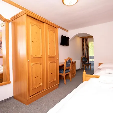 Hotel Alpen Arnika-3