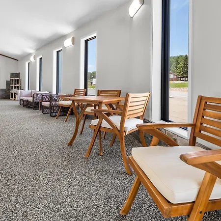 Everspring Inn & Suites-3