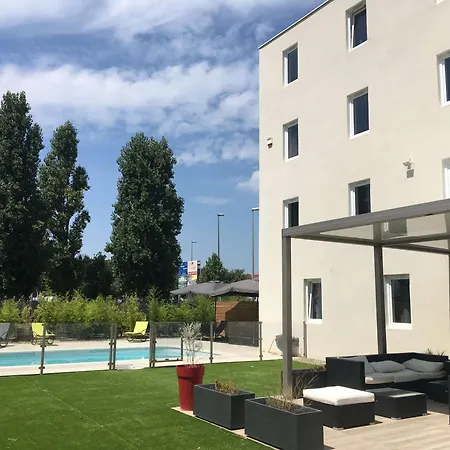 Brit Hotel Martigues Nord-3