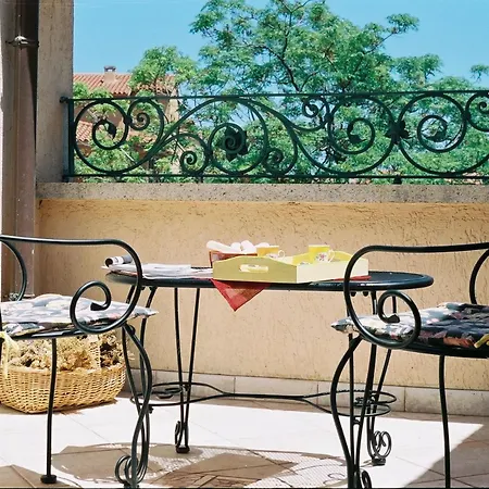 Porto Romano Guest House-3