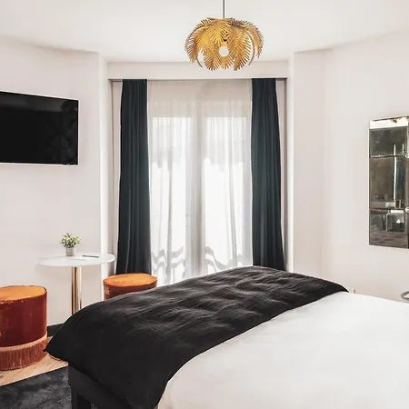 Billie Hotel-3