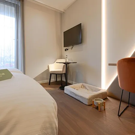 The Cornr Hotel-2