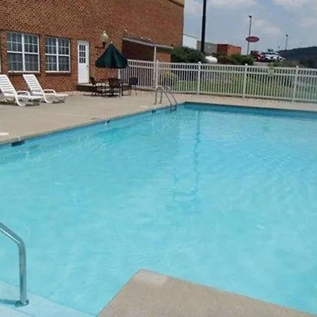 Comfort Inn & Suites Raphine - Lexington Near I-81 And I-64-2