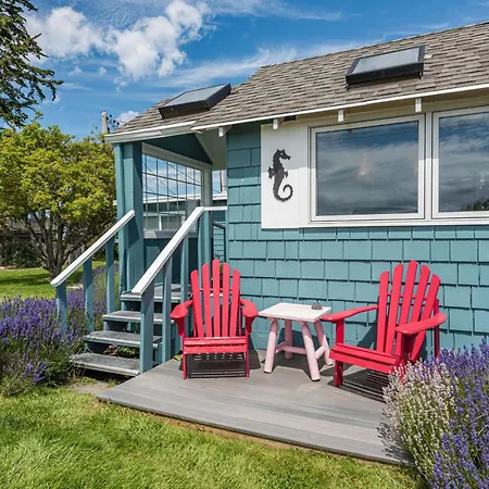 Juan De Fuca Waterfront Hotel & Cottages-3