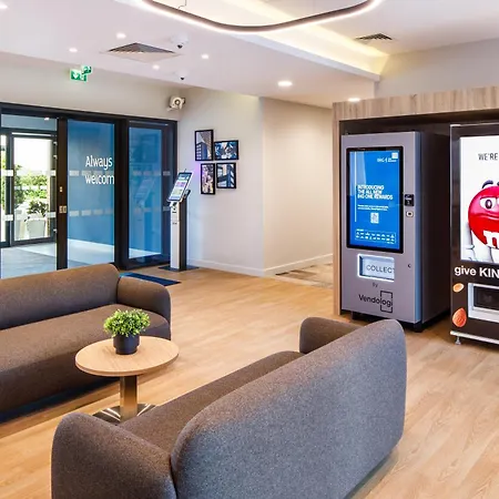 Holiday Inn Express London - Excel By Ihg-2