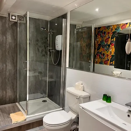 Henwick House Accommodation, Continental Breakfast Included-2