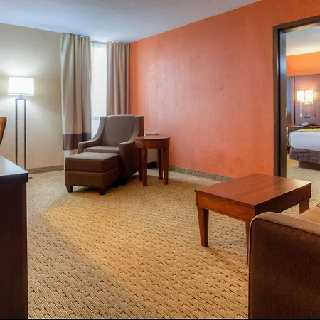 Comfort Inn & Suites Evansville Airport-3