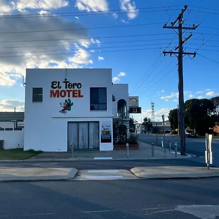 El Toro Motel-2