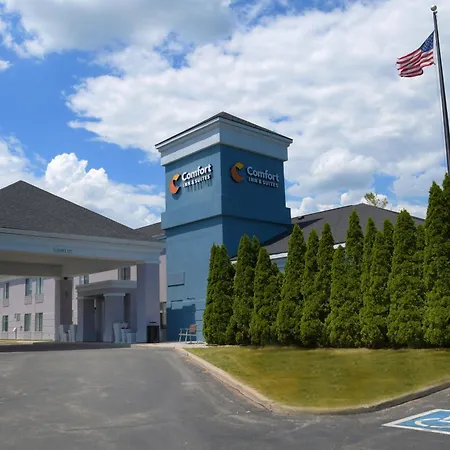 Comfort Inn & Suites Nw Milwaukee-2