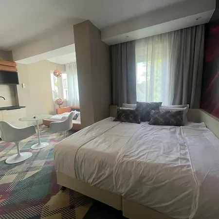 Science Hotel-3