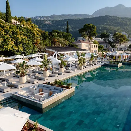 Lazure Hotel & Marina-2