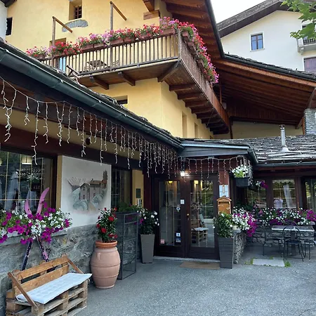 Hotel Coeur Du Village-3