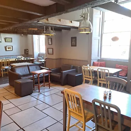 The Ilchester Arms-3