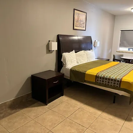 Texas Inn And Suites City Center At University Dr.-3