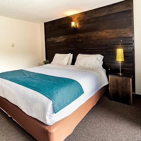 3 Pines Lodge Muskoka-3