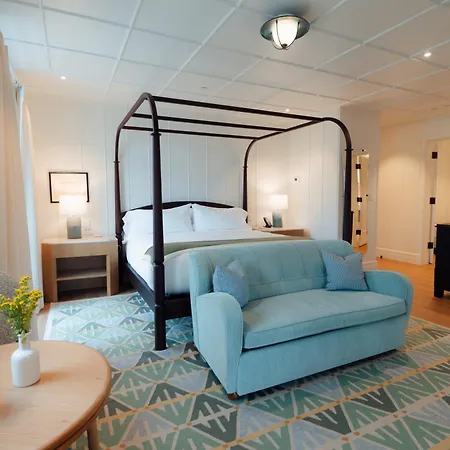 Canoe Place Inn & Cottages-3
