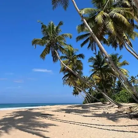 Rainbow Beach Hotel-2