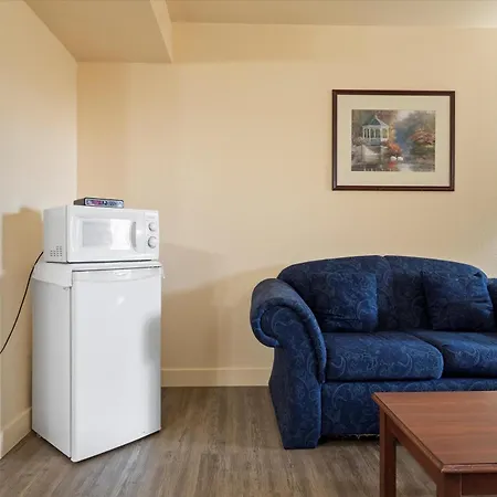 Quincy Inn And Suites-2