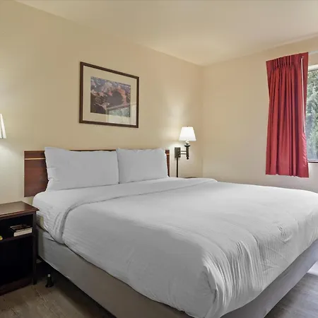 Quincy Inn And Suites-2